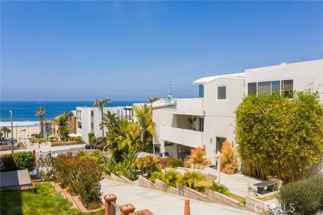 701 Bayview Drive, Manhattan Beach, California 90266, 3 Bedrooms Bedrooms, ,3 BathroomsBathrooms,Residential,Sold,Bayview,SB22103178