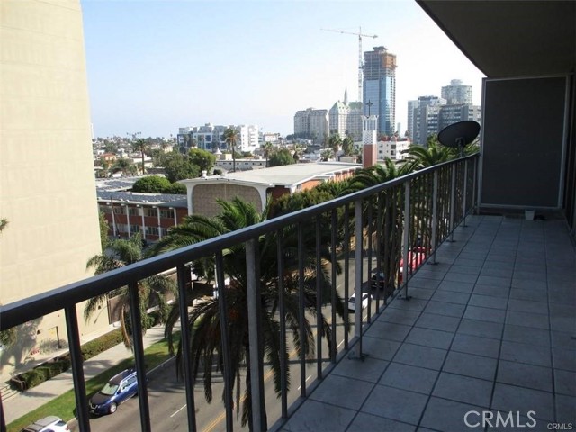 Detail Gallery Image 8 of 17 For 375 Atlantic Ave #702,  Long Beach,  CA 90802 - 2 Beds | 2 Baths