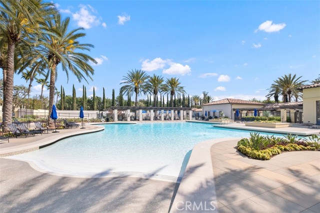 20 Townsend, Irvine CA: https://media.crmls.org/medias/5a9e8bce-43df-41da-a920-816a8c595fb4.jpg