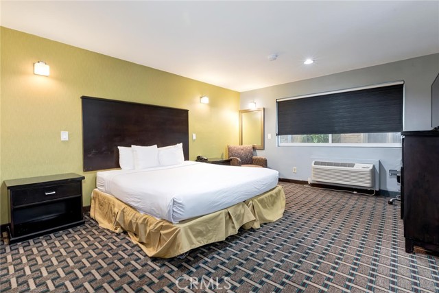 Image 10 of 13 For 1717 Vermont