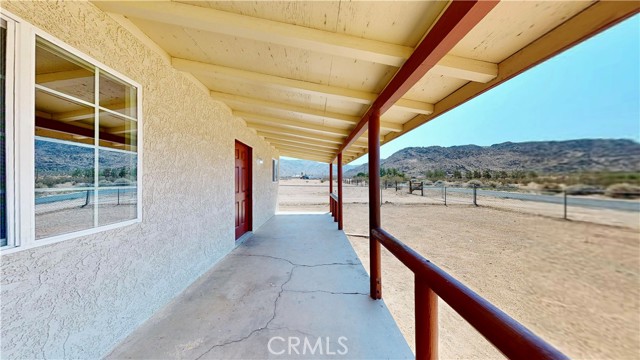 24254 Yucca Loma Road, Apple Valley CA: https://media.crmls.org/medias/5a9f7d33-097f-4ff5-bd27-3d0b463ad0f3.jpg
