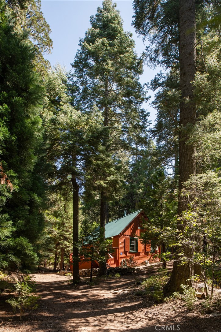 https://media.crmls.org/medias/5aa0606a-3741-4ff2-a4ef-bfe8105ec468.jpg?preset=X-Large