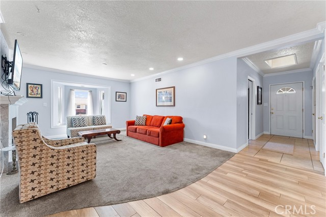 942 Oleander Street, Brea CA: https://media.crmls.org/medias/5aa09c0b-3743-4e09-a5da-c3bfa2d49e23.jpg