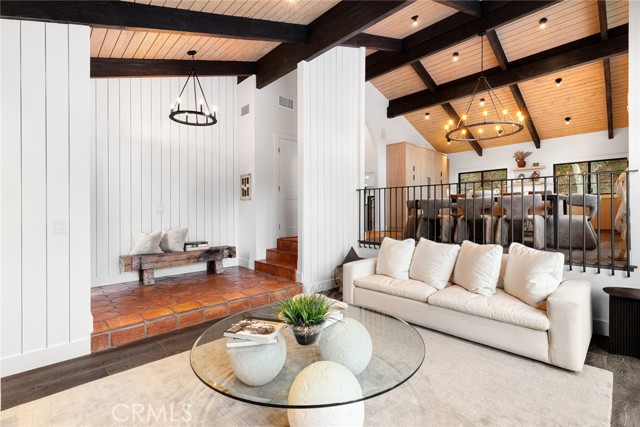 4885 Winnetka Avenue, Woodland Hills CA: https://media.crmls.org/medias/5aa0c386-32c8-42de-b7b9-cab84eac16aa.jpg