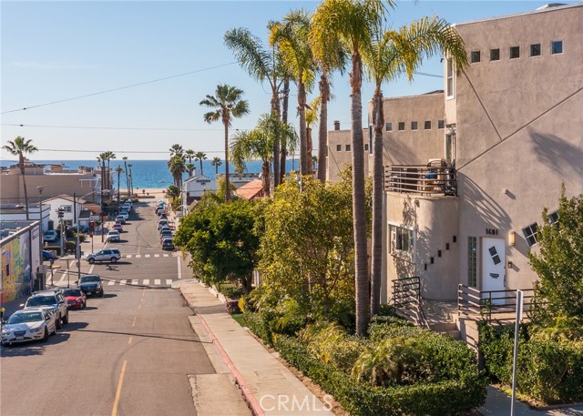 1401 Manhattan Ave, Hermosa Beach, California 90254, 4 Bedrooms Bedrooms, ,2 BathroomsBathrooms,Residential,Sold,Manhattan Ave,SB22023930