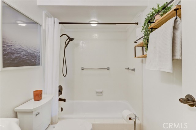 25701 Minoa Drive, Mission Viejo CA: https://media.crmls.org/medias/5aa1f31b-87ae-440b-9638-8e85c6d920d5.jpg