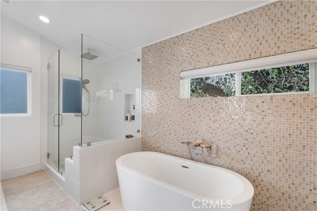 Detail Gallery Image 34 of 58 For 2510 Glenneyre St, Laguna Beach,  CA 92651 - 3 Beds | 3 Baths