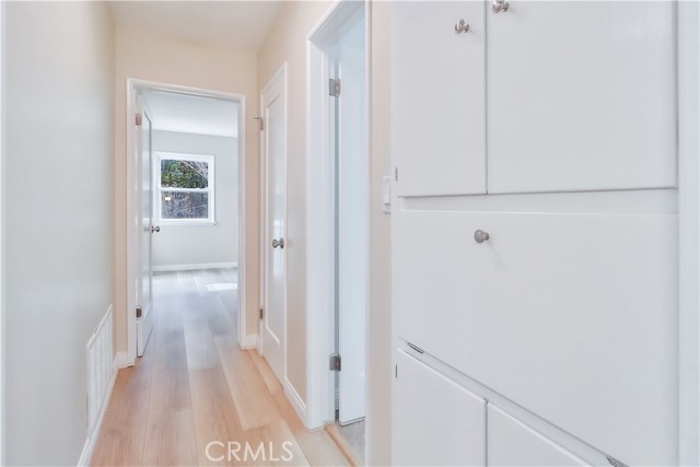 21032 Cantara Street, Canoga Park CA: https://media.crmls.org/medias/5aa3a4b7-b8ae-4eb7-9fdf-90ccab2555a6.jpg