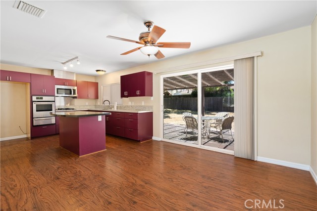 884 Ruth Drive photo 6
