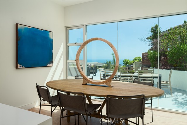 Detail Gallery Image 13 of 32 For 468 Ashton Dr, Laguna Beach,  CA 92651 - 4 Beds | 4/1 Baths