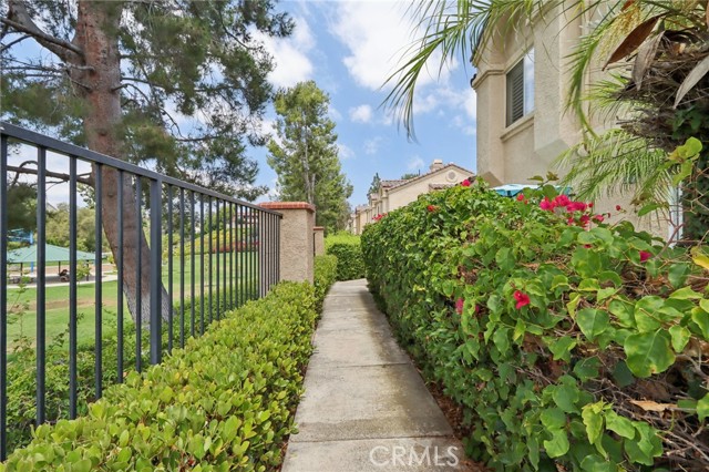 21201 Jasmines Way, Lake Forest CA: https://media.crmls.org/medias/5aa4a0ac-83d9-4de4-a72d-9f4c02decaac.jpg