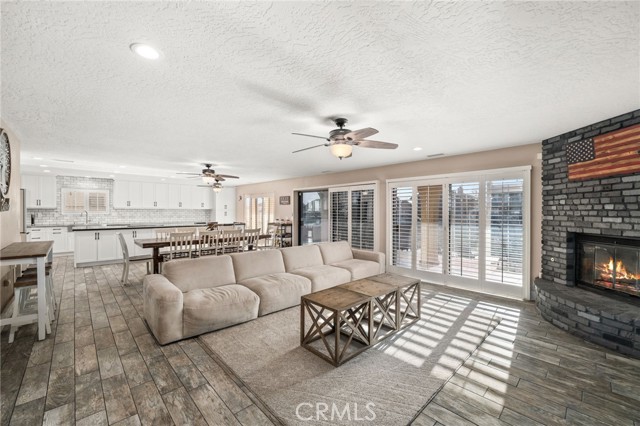 Detail Gallery Image 8 of 55 For 13520 Sea Gull Dr, Victorville,  CA 92395 - 3 Beds | 2/1 Baths