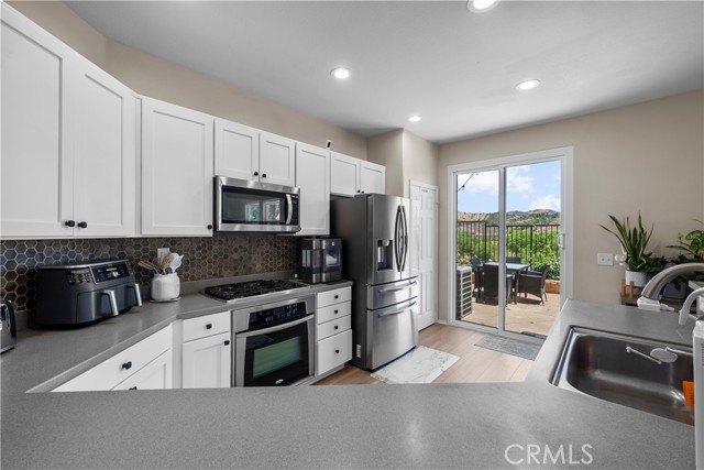 Detail Gallery Image 8 of 70 For 29248 Dakota Dr, Valencia,  CA 91354 - 4 Beds | 3 Baths