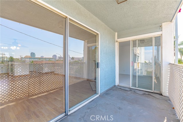 Detail Gallery Image 26 of 48 For 955 E 3rd St #304,  Long Beach,  CA 90802 - 2 Beds | 1 Baths