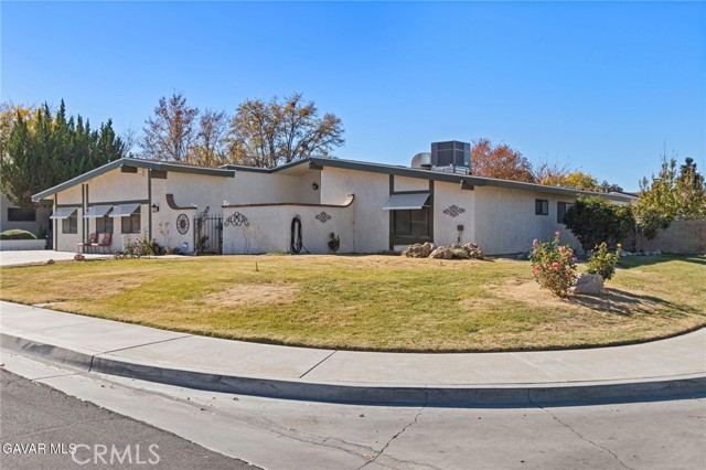 Detail Gallery Image 2 of 28 For 43759 W 27th Street, Lancaster,  CA 93536 - 4 Beds | 2 Baths