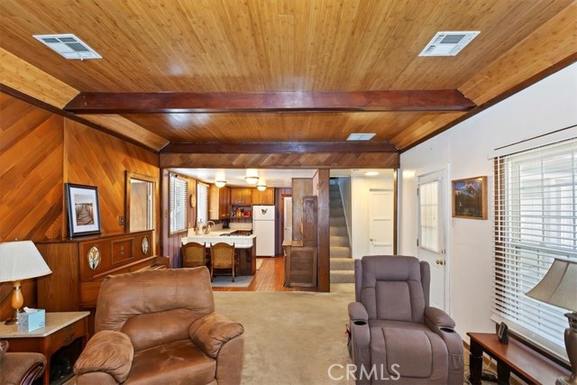 Detail Gallery Image 5 of 30 For 681 Chipmunk Ln, Big Bear Lake,  CA 92315 - 5 Beds | 3 Baths