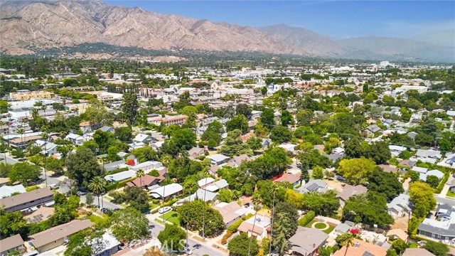 164 S Berkeley Avenue, Pasadena CA: https://media.crmls.org/medias/5aa56c7c-5612-4116-9571-244d1d59ac8b.jpg