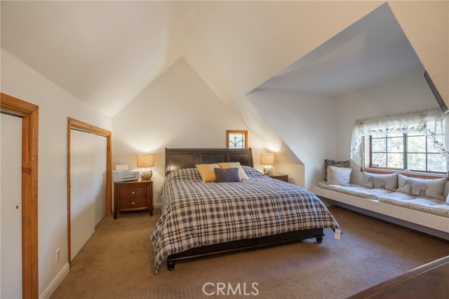 301 Downey Drive, Big Bear City CA: https://media.crmls.org/medias/5aa588ca-b863-4568-b914-9ca202ecb4bd.jpg