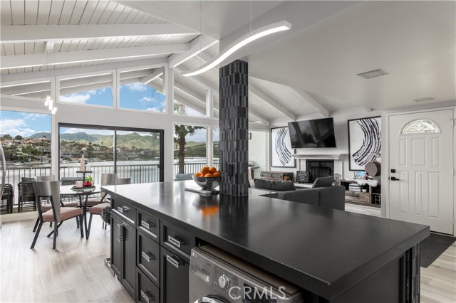 Detail Gallery Image 15 of 36 For 22168 Treasure Island Dr #18,  Canyon Lake,  CA 92587 - 2 Beds | 2 Baths