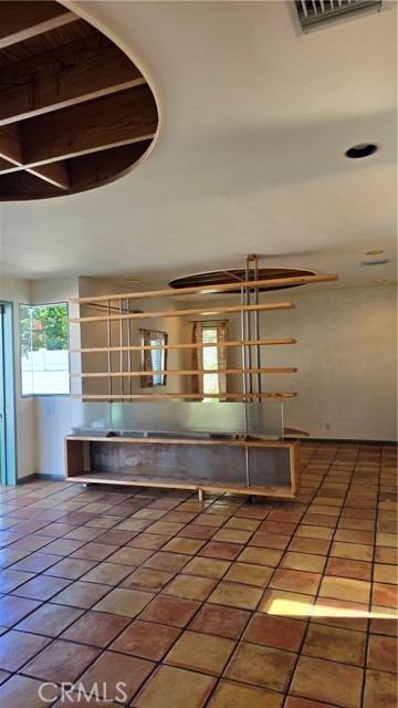 Detail Gallery Image 5 of 27 For 5000 Chimineas Ave, Tarzana,  CA 91356 - 3 Beds | 2 Baths