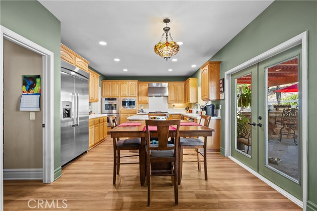 Detail Gallery Image 4 of 61 For 15355 Michael Crest Dr, Canyon Country,  CA 91387 - 5 Beds | 3/1 Baths