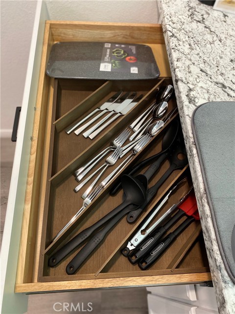 723 N Quince Avenue, Upland CA: https://media.crmls.org/medias/5aa6554d-5537-4eb3-bdf3-c5592c04ecb0.jpg