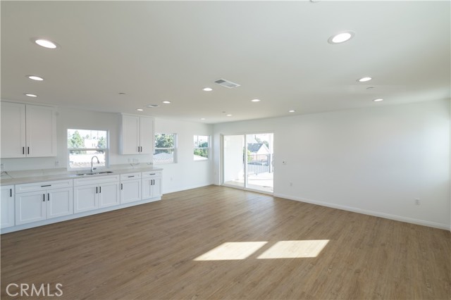 Detail Gallery Image 3 of 21 For 211 N Hathaway a,  Santa Ana,  CA 92703 - 3 Beds | 2/1 Baths