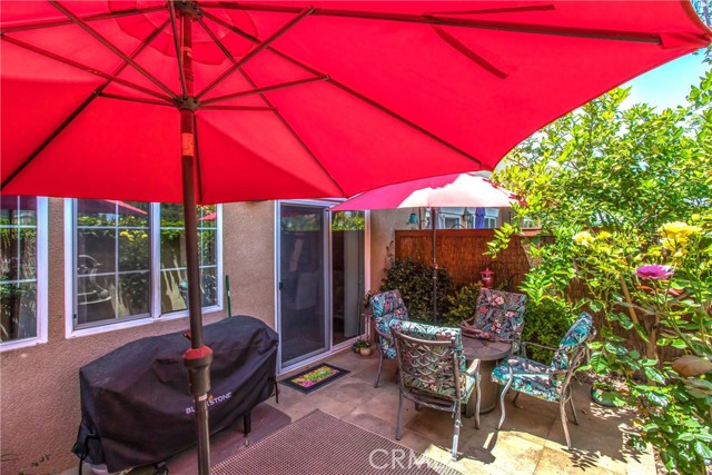 93 Kansas Street, Redlands CA: https://media.crmls.org/medias/5aa6b506-6afa-4cd0-b324-e57fc34904b3.jpg
