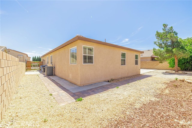 43839 58th W Street, Lancaster CA: https://media.crmls.org/medias/5aa74b07-933c-4308-9f2e-ce7c33be3e89.jpg