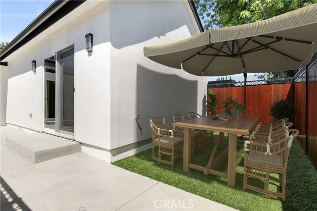 22714 Burbank Boulevard photo 7