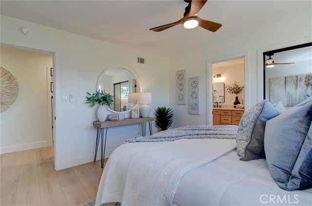 Detail Gallery Image 13 of 29 For 8652 Royer, Huntington Beach,  CA 92647 - 4 Beds | 2 Baths