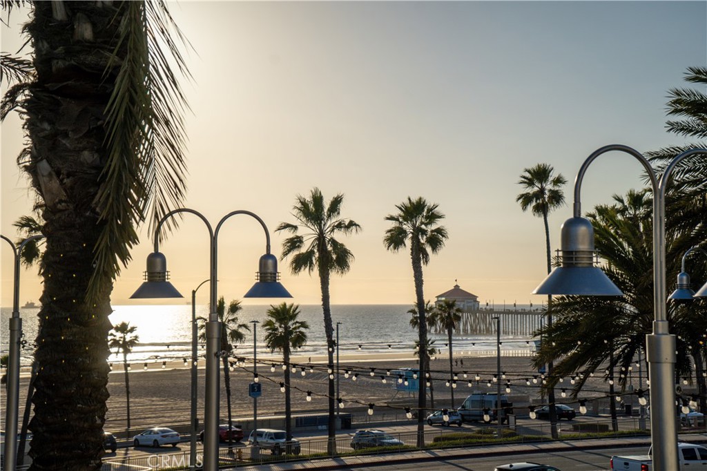 https://media.crmls.org/medias/5aa9730c-41fa-428b-ab5f-f89bda3063dc.jpg?preset=X-Large