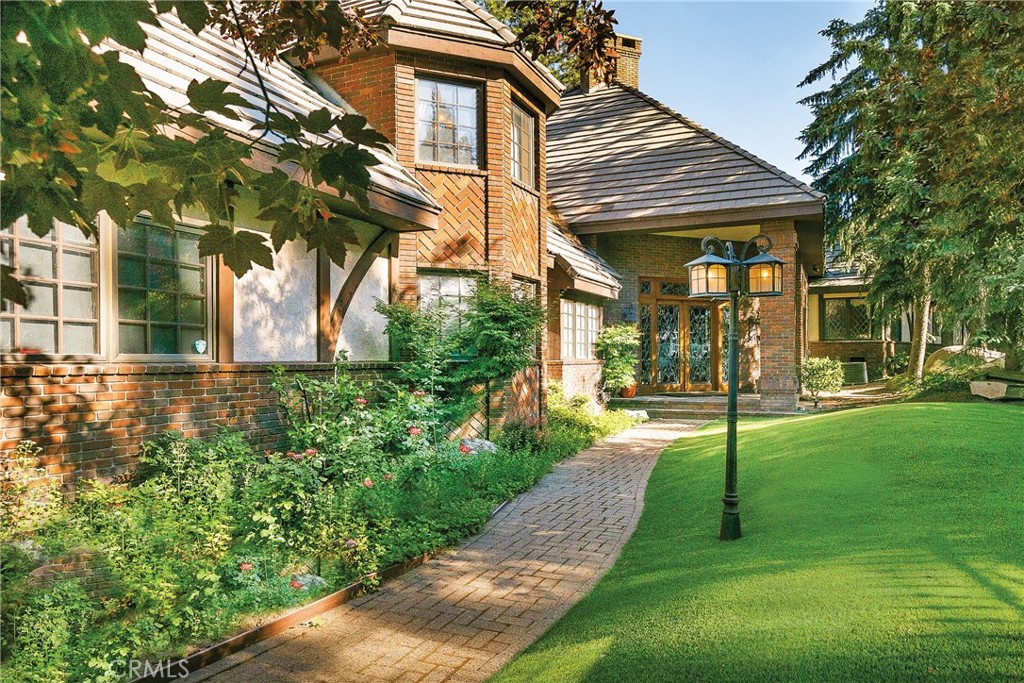 303 Lake Knoll Drive