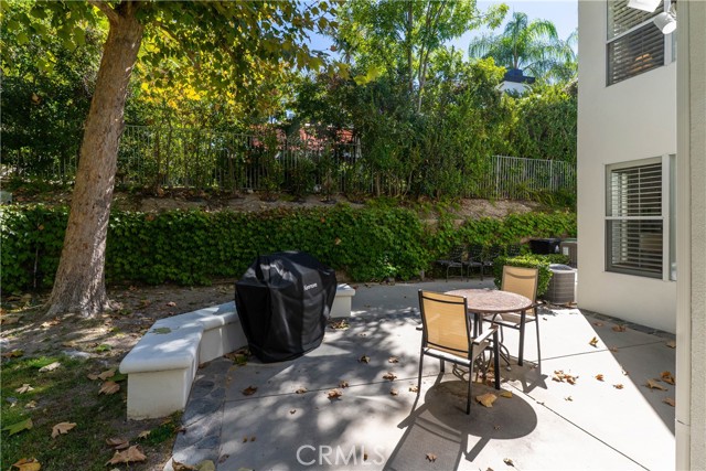 24255 Hillhurst photo 45