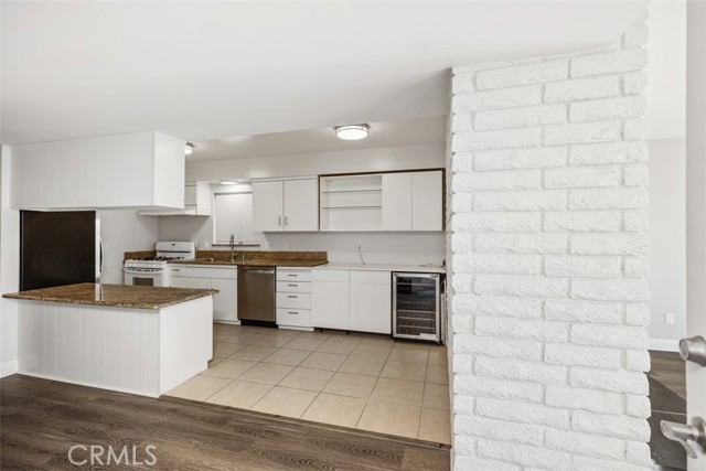 Detail Gallery Image 4 of 22 For 2512 Ocean Bld #B,  Corona Del Mar,  CA 92625 - 2 Beds | 2 Baths