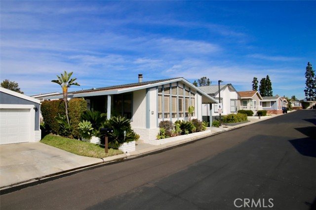 Detail Gallery Image 3 of 30 For 23301 Ridge Route #47,  Laguna Hills,  CA 92653 - 3 Beds | 2 Baths