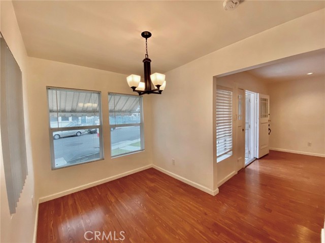 1202 East Acacia Avenue photo 4