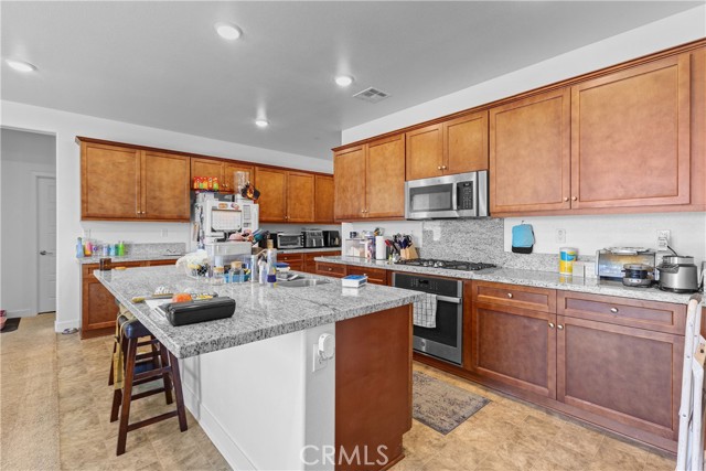 Detail Gallery Image 24 of 33 For 5762 Verde Way, Banning,  CA 92220 - 5 Beds | 3 Baths