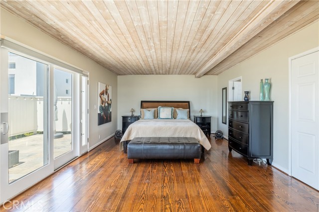 319 26th Place, Manhattan Beach, California 90266, 3 Bedrooms Bedrooms, ,2 BathroomsBathrooms,Residential,Sold,26th,SB22115573