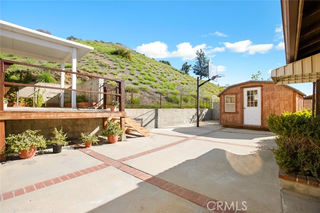 8216 Glencrest, Sun Valley CA: https://media.crmls.org/medias/5aaf1f57-e312-4cea-8b71-5817b123ccae.jpg