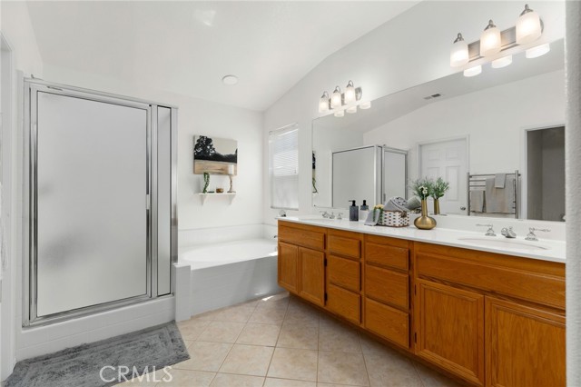 Detail Gallery Image 18 of 33 For 40929 Engelmann Oak St, Murrieta,  CA 92562 - 6 Beds | 2/1 Baths