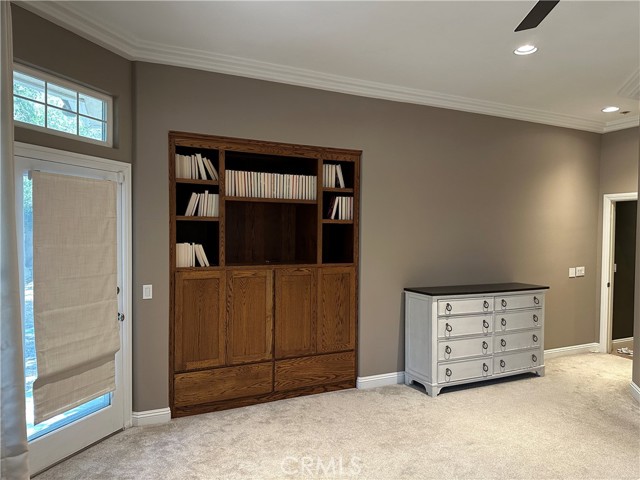 9003 Forest Oaks Court, Bakersfield CA: https://media.crmls.org/medias/5aafcc9c-e556-48e4-a34b-d7de4bd9b18b.jpg