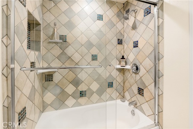 Detail Gallery Image 29 of 46 For 7320 Hawthorn Ave #111,  Los Angeles,  CA 90046 - 2 Beds | 2 Baths