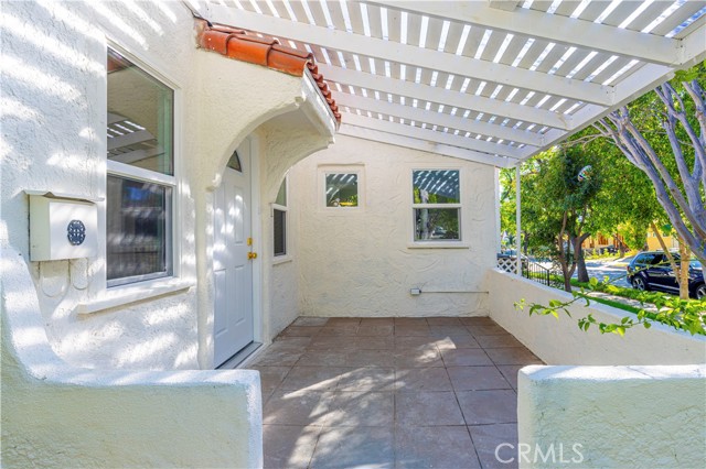 Detail Gallery Image 3 of 25 For 1028 Olmsted, Glendale,  CA 91202 - 4 Beds | 3 Baths