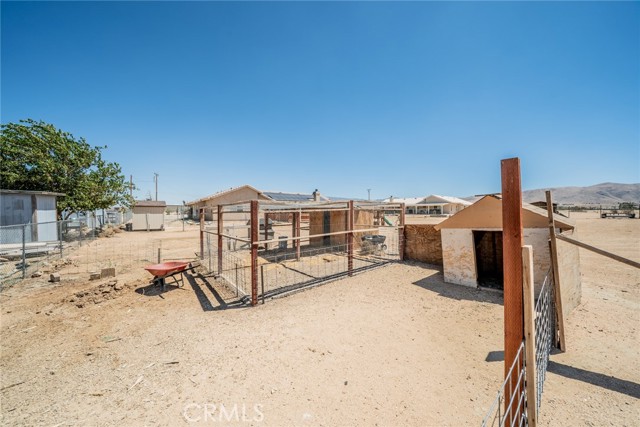 11130 Tenaya Road, Apple Valley CA: https://media.crmls.org/medias/5ab0b244-8dea-4e9c-94c2-e81286445277.jpg
