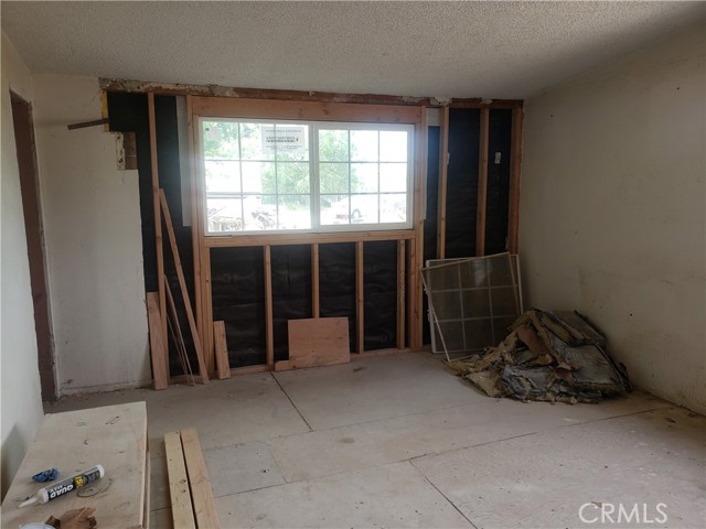 Detail Gallery Image 10 of 23 For 10349 E Avenue T, Littlerock,  CA 93543 - 4 Beds | 3 Baths