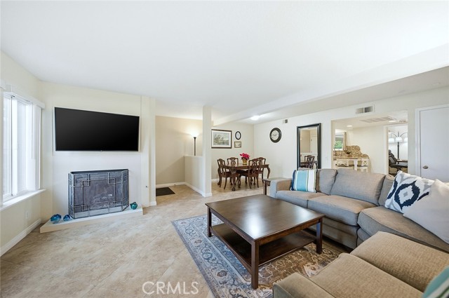 Detail Gallery Image 4 of 38 For 4852 Cabana Dr #104,  Huntington Beach,  CA 92649 - 2 Beds | 2 Baths
