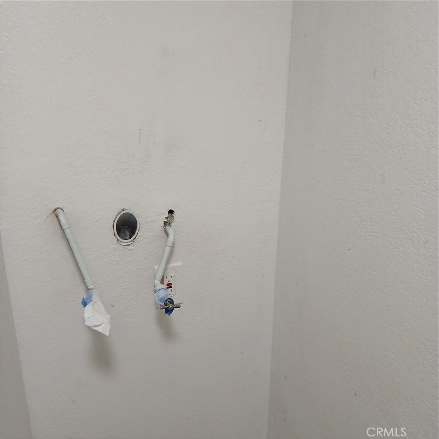 https://media.crmls.org/medias/5ab2070b-051d-4ddf-8271-b707e2a68331.jpg?preset=X-Large
