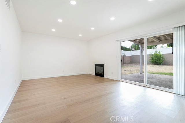 10415 Wish Avenue, Granada Hills CA: https://media.crmls.org/medias/5ab24192-ec1a-4563-ab49-cf459f5b4253.jpg
