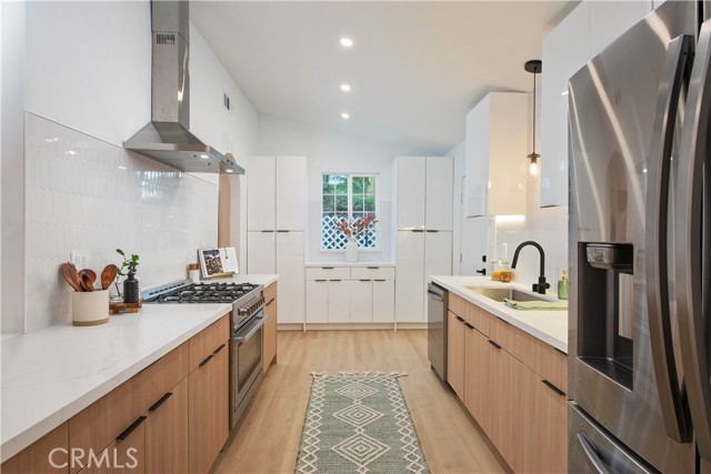 9355 Ruffner Avenue, Northridge CA: https://media.crmls.org/medias/5ab24890-b737-4ae3-b8e9-3d5c1ad9ddb9.jpg